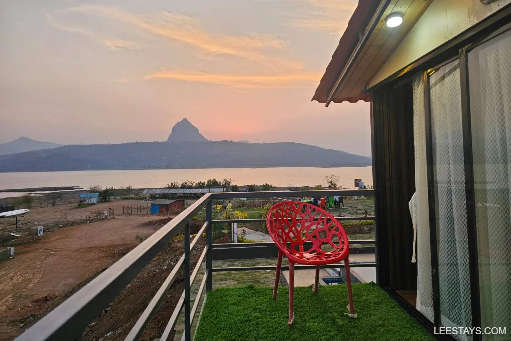 AC House with sleeping loft at Pawna lake photo 5